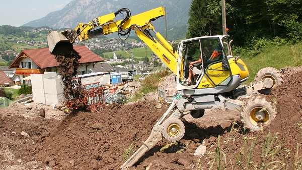 梅銳全地形挖掘機